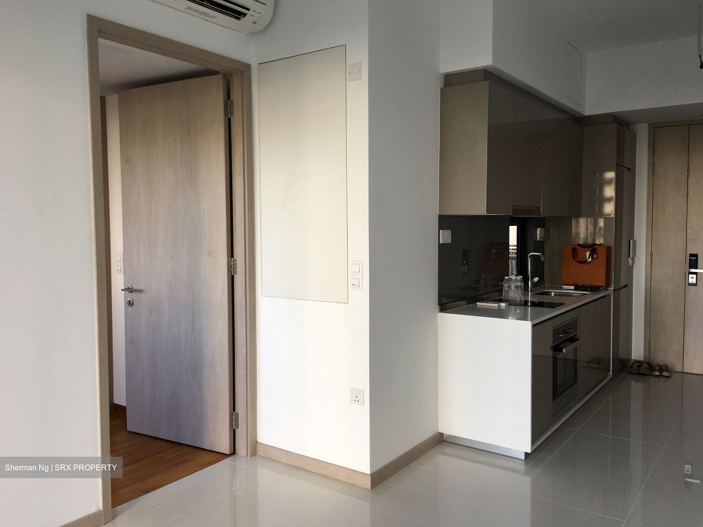 J Gateway (D22), Condominium #634628271
